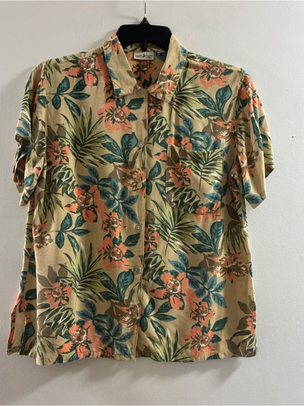 White Stag Beige Floral Tropical Short-Sleeve Button-Up Shirt